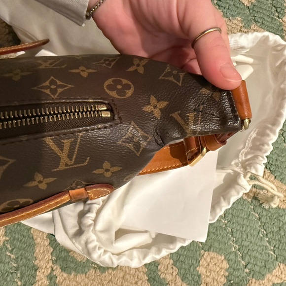 Louis Vuitton Dark Brown Monogram Crossbody Bag - Picture 15 of 15
